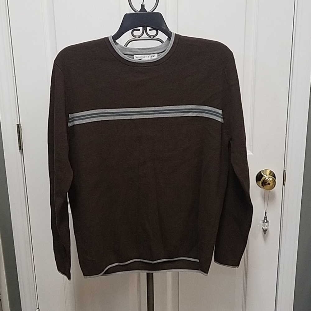 Geoffrey Beene super soft crew neck sweater Small